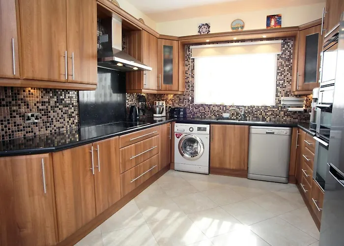 Oasis Near Coral Bay Βίλα *