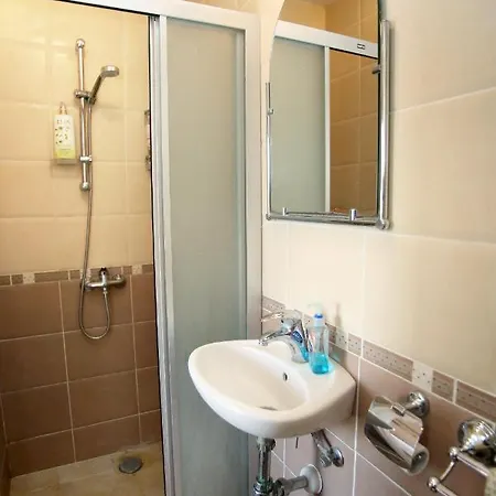 Villa Oasis Near Coral Bay