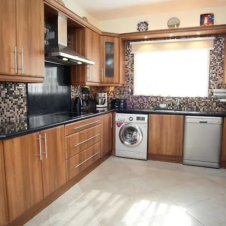 Oasis Near Coral Bay Villa *