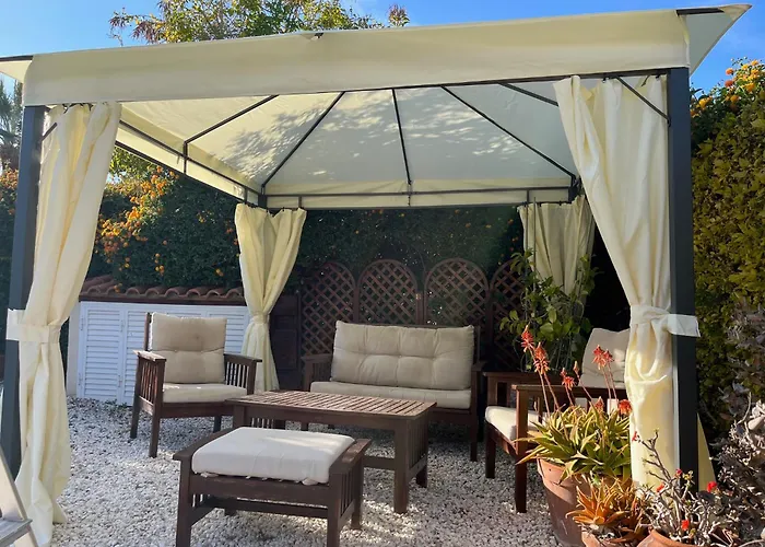 Oasis Near Coral Bay Vila